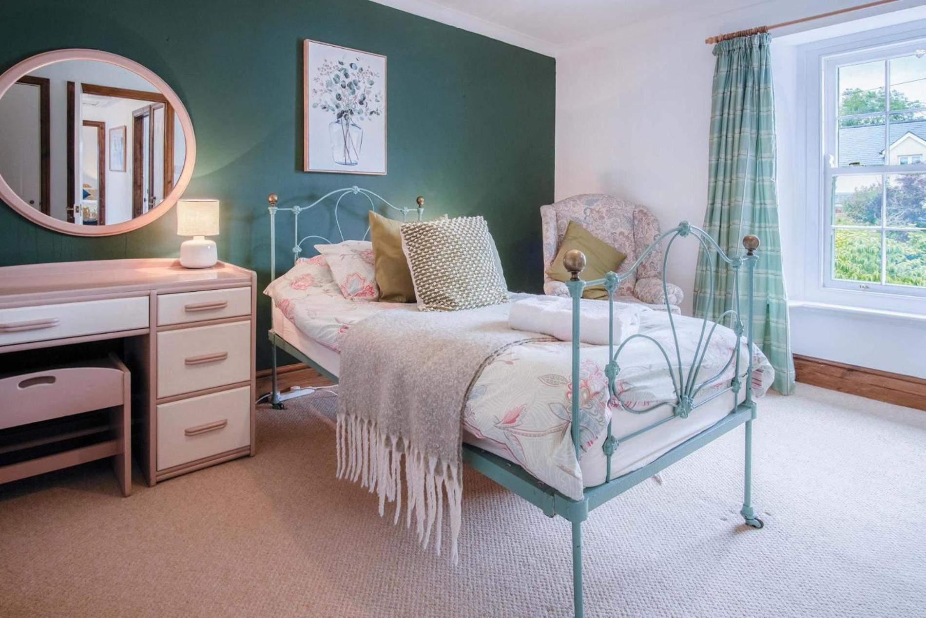 Hall House - 3 Bedroom Cottage - Saint Florence Экстерьер фото